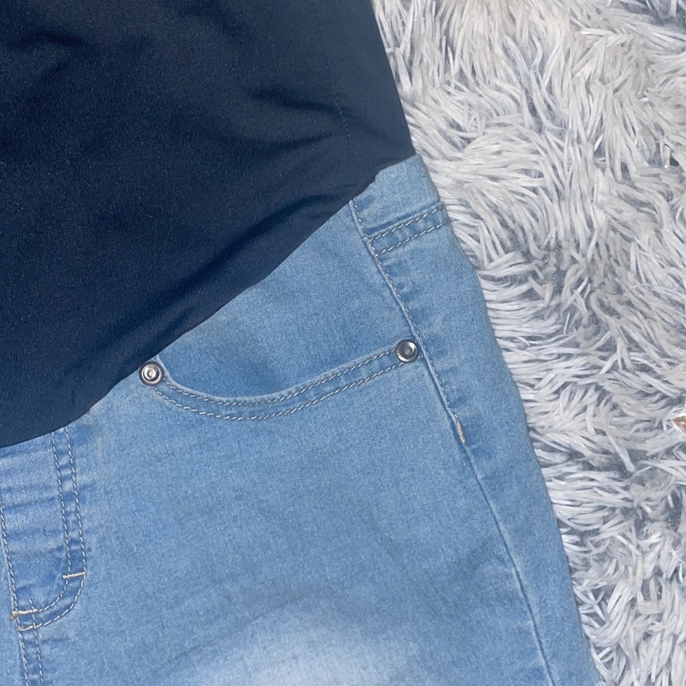 A pair of maternity shorts size S - Picture 9 of 12